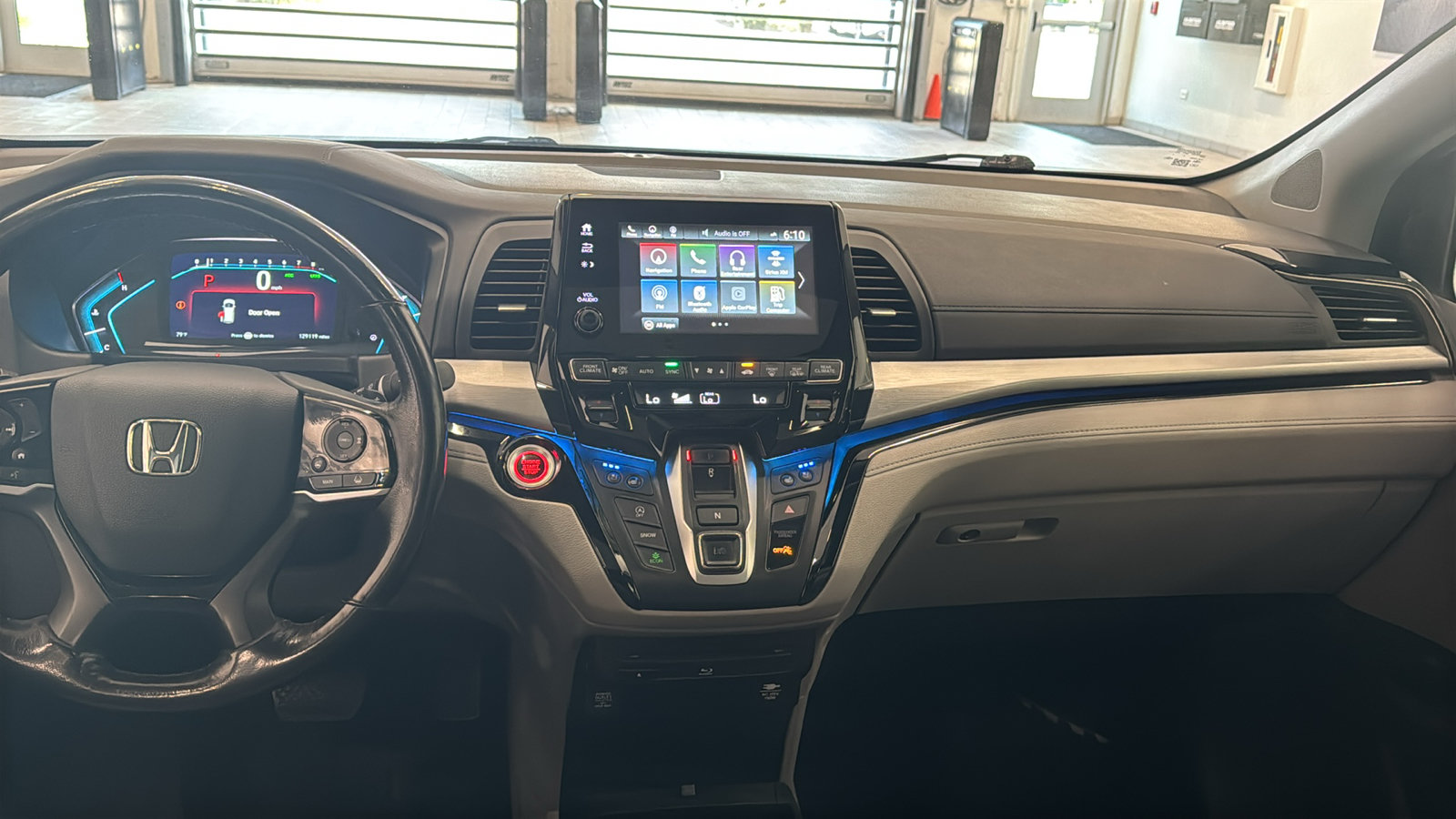 Used 2018 Honda Odyssey Elite image 11