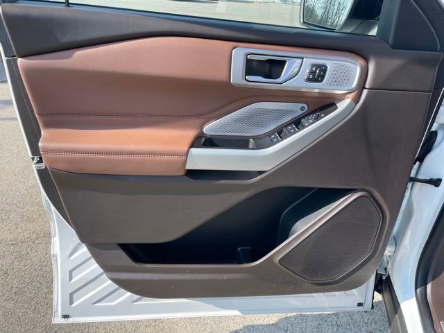 Used 2023 Ford Explorer King Ranch w/ Technology Package image 9