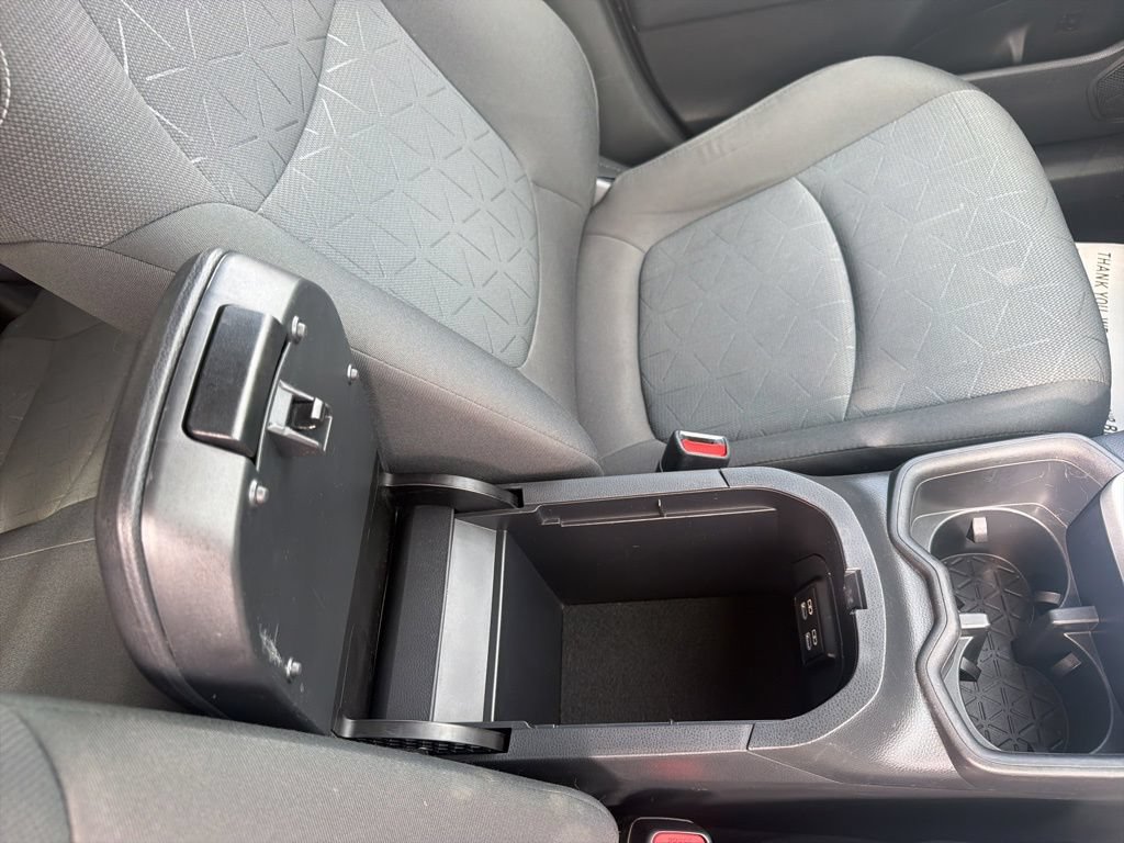 Used 2023 Toyota RAV4 XLE AWD/4WD image 40
