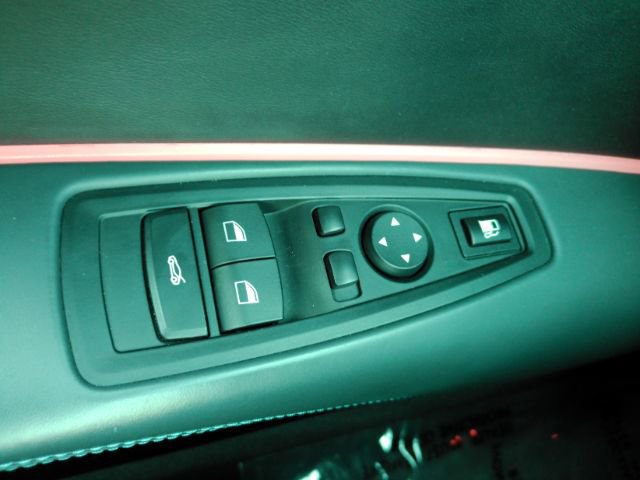Used 2019 BMW i8 Roadster image 27