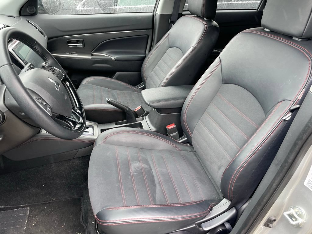 Used 2025 Mitsubishi Outlander Sport SE AWD/4WD image 6