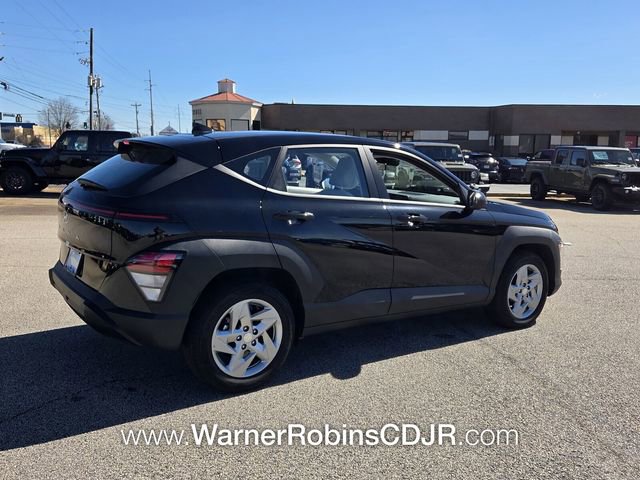 Used 2026 Hyundai Kona SE image 12