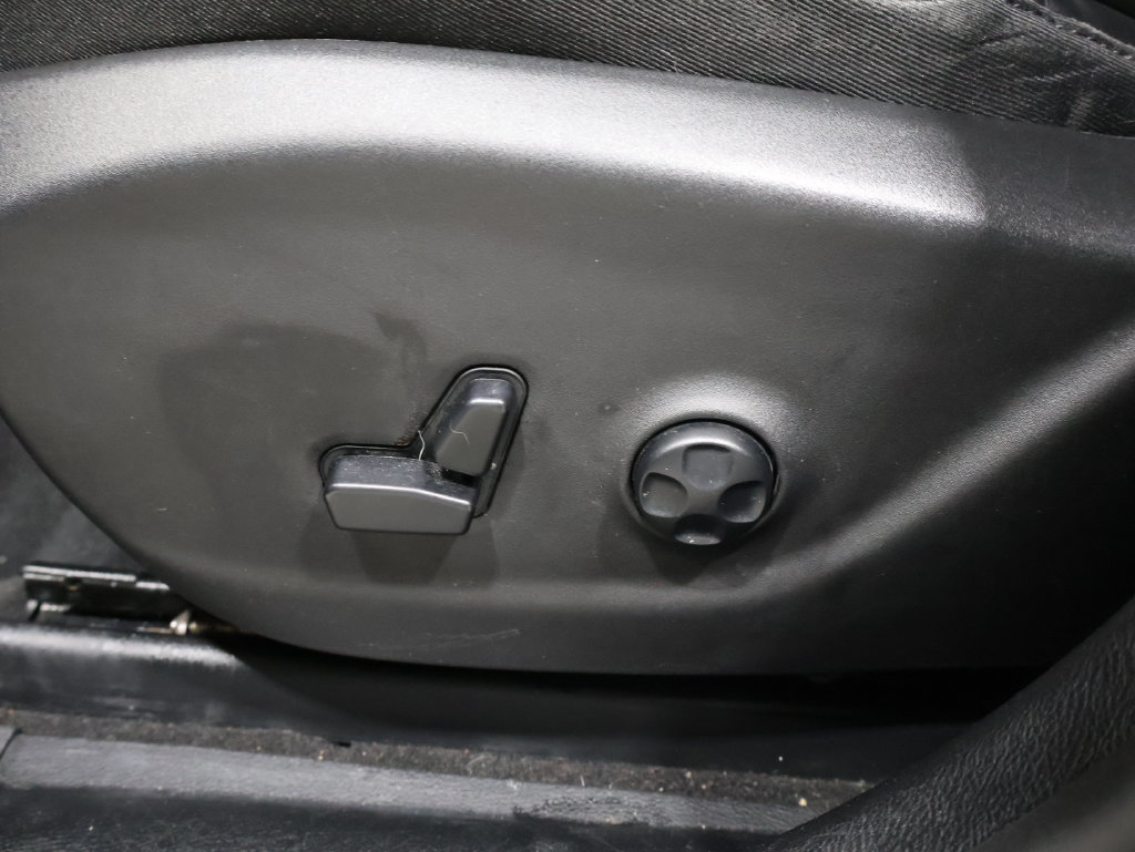 Used 2021 Jeep Cherokee Trailhawk AWD/4WD image 11