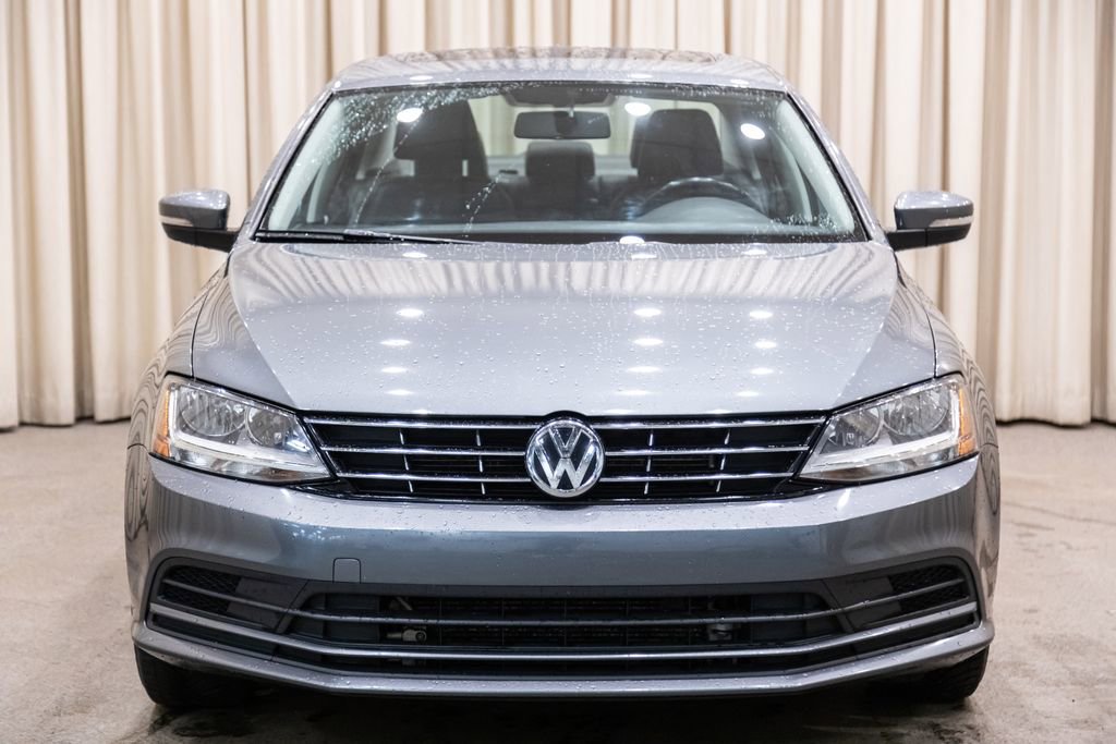 Used 2018 Volkswagen Jetta SE FWD image 3