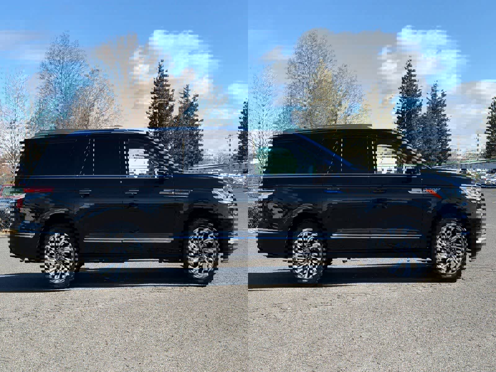 Used 2022 Lincoln Navigator L Reserve image 9