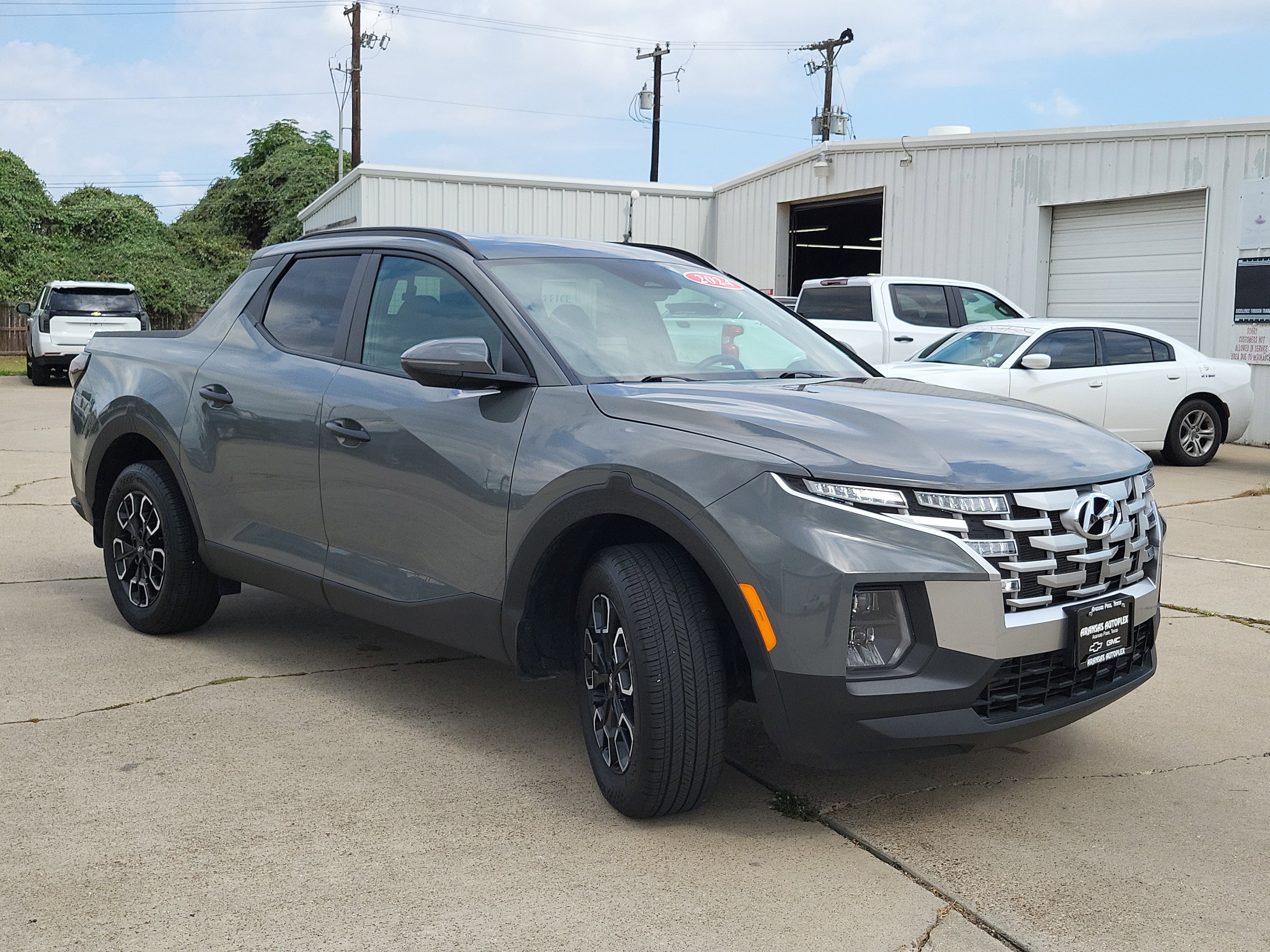 Used 2024 Hyundai Santa Cruz SEL w/ Activity Package image 3