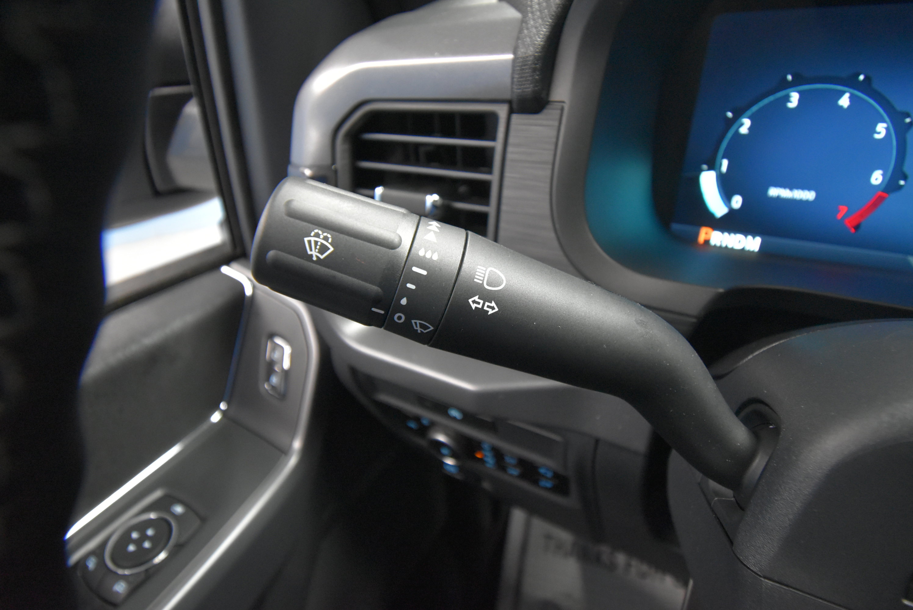 New 2025 Ford F150 XLT w/ Equipment Group 302A MID image 9