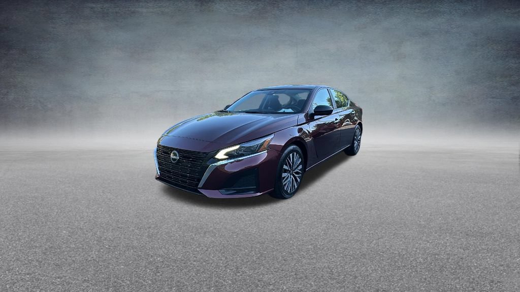 Used 2025 Nissan Altima 2.5 SV FWD image 3