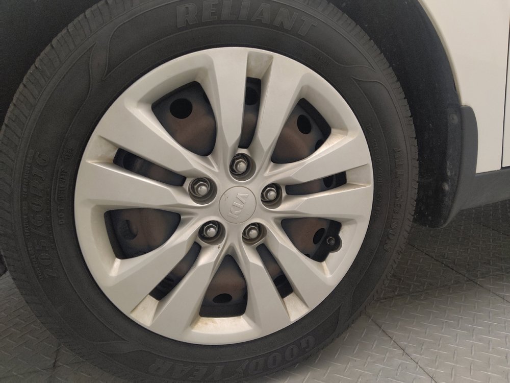 Used 2021 Kia Soul LX FWD image 30