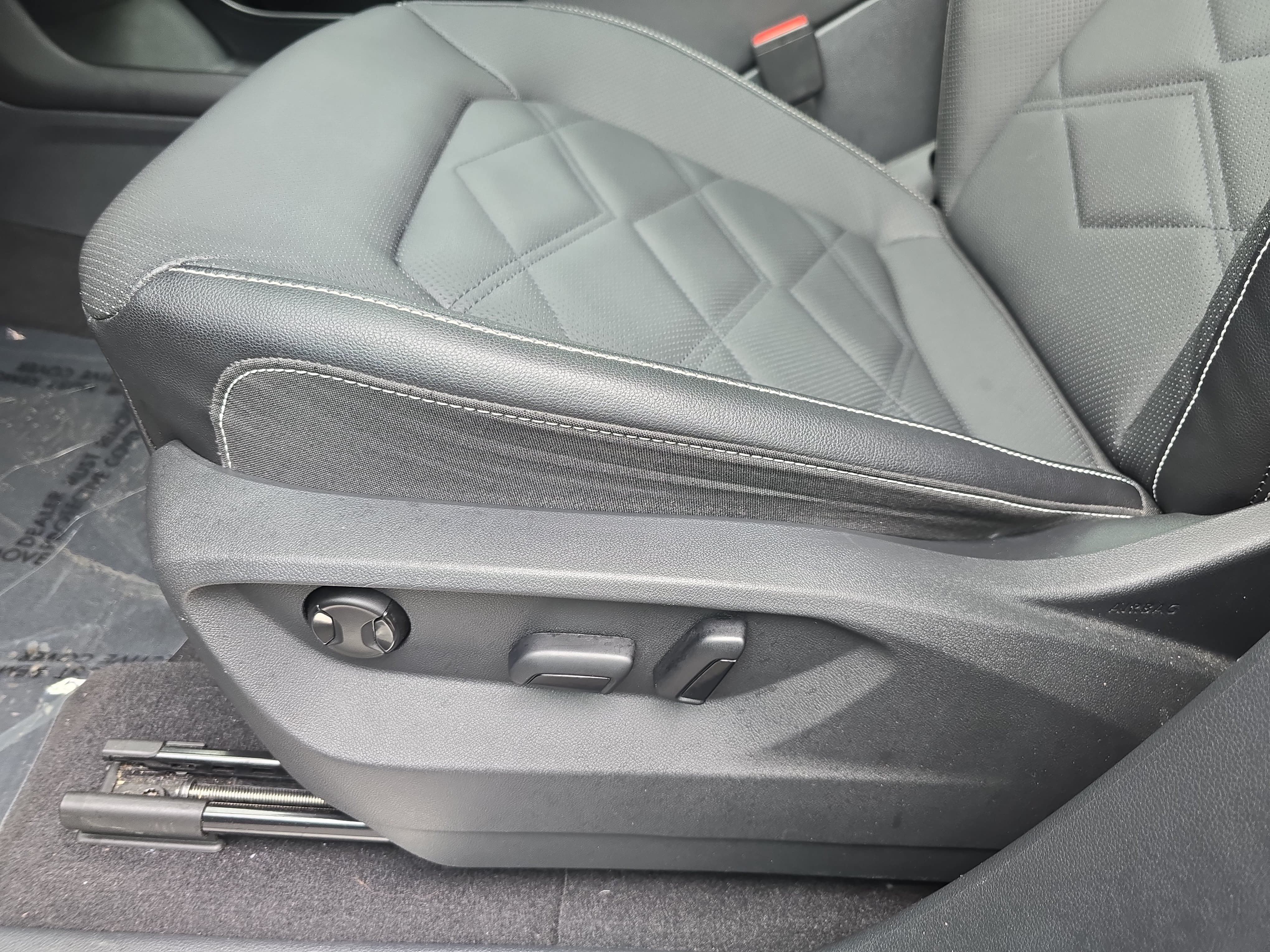 Certified 2024 Volkswagen Atlas SE FWD image 31