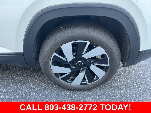 Used 2024 Volkswagen Atlas Cross Sport SE FWD image 29