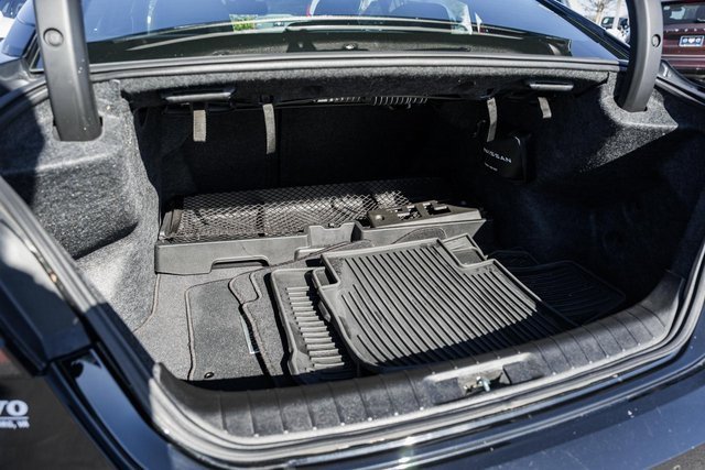 Used 2022 Nissan Maxima SR w/ Sport Mat Group image 10