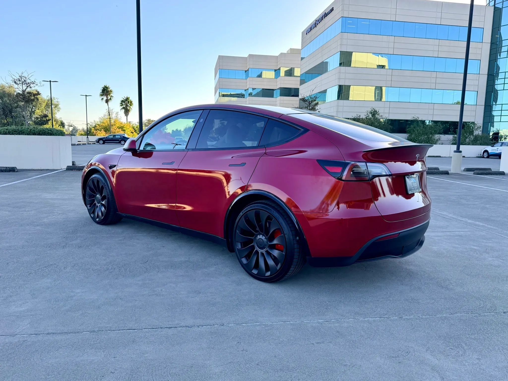 Used 2023 Tesla Model Y Long Range AWD/4WD image 17