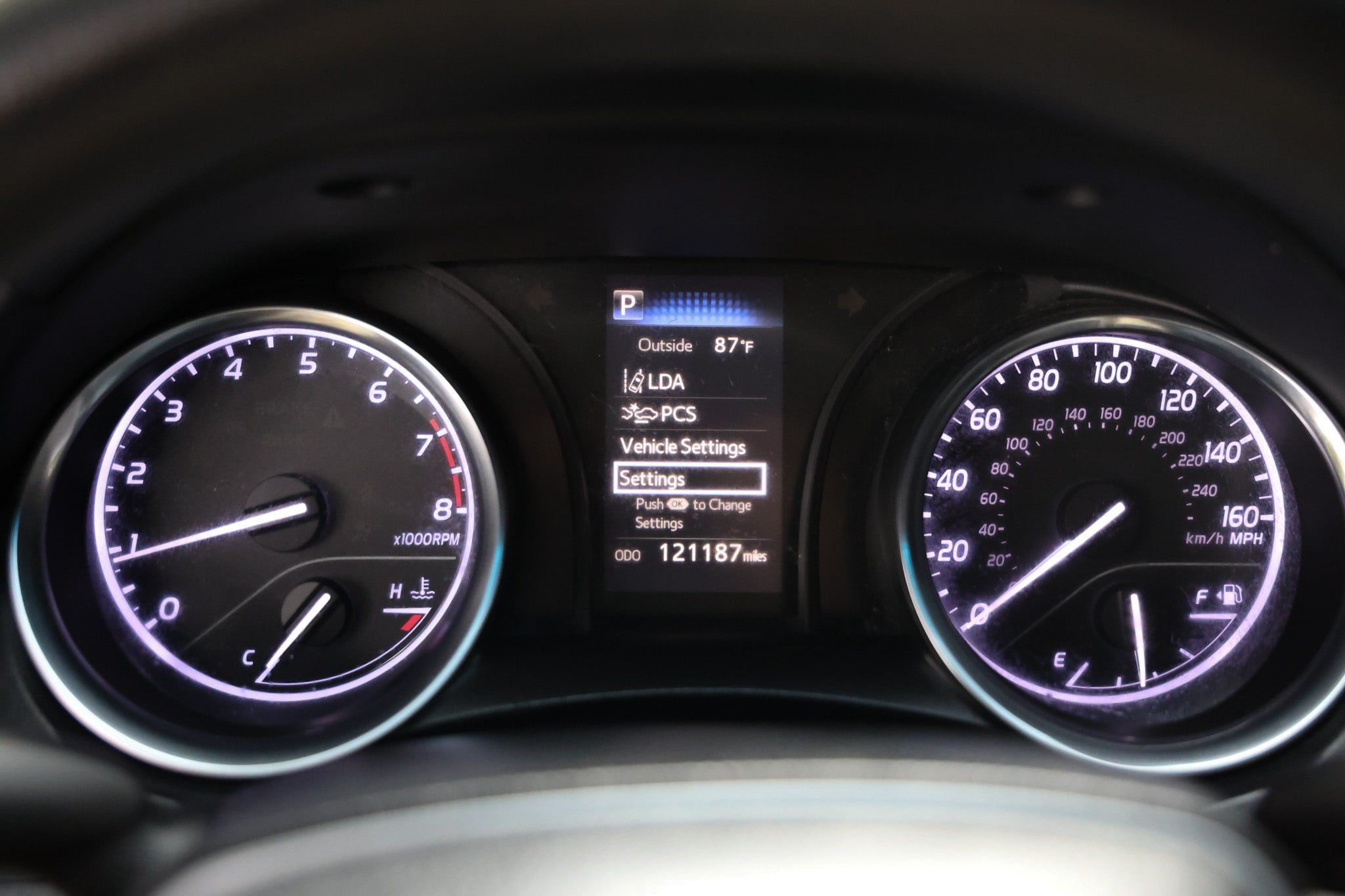 Used 2018 Toyota Camry LE FWD image 31