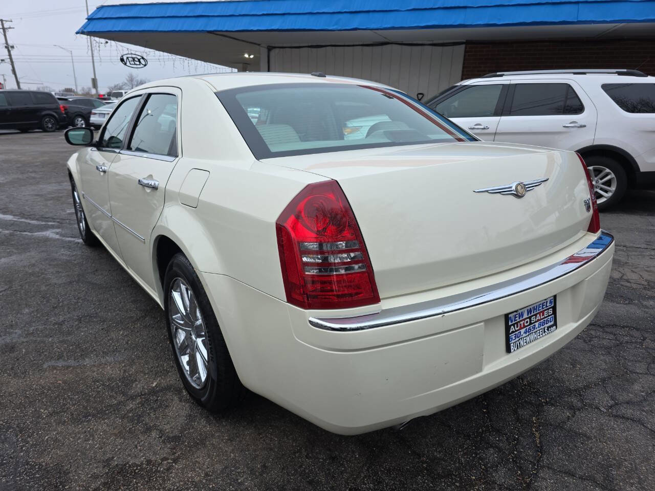 Used 2007 Chrysler 300 C RWD image 16