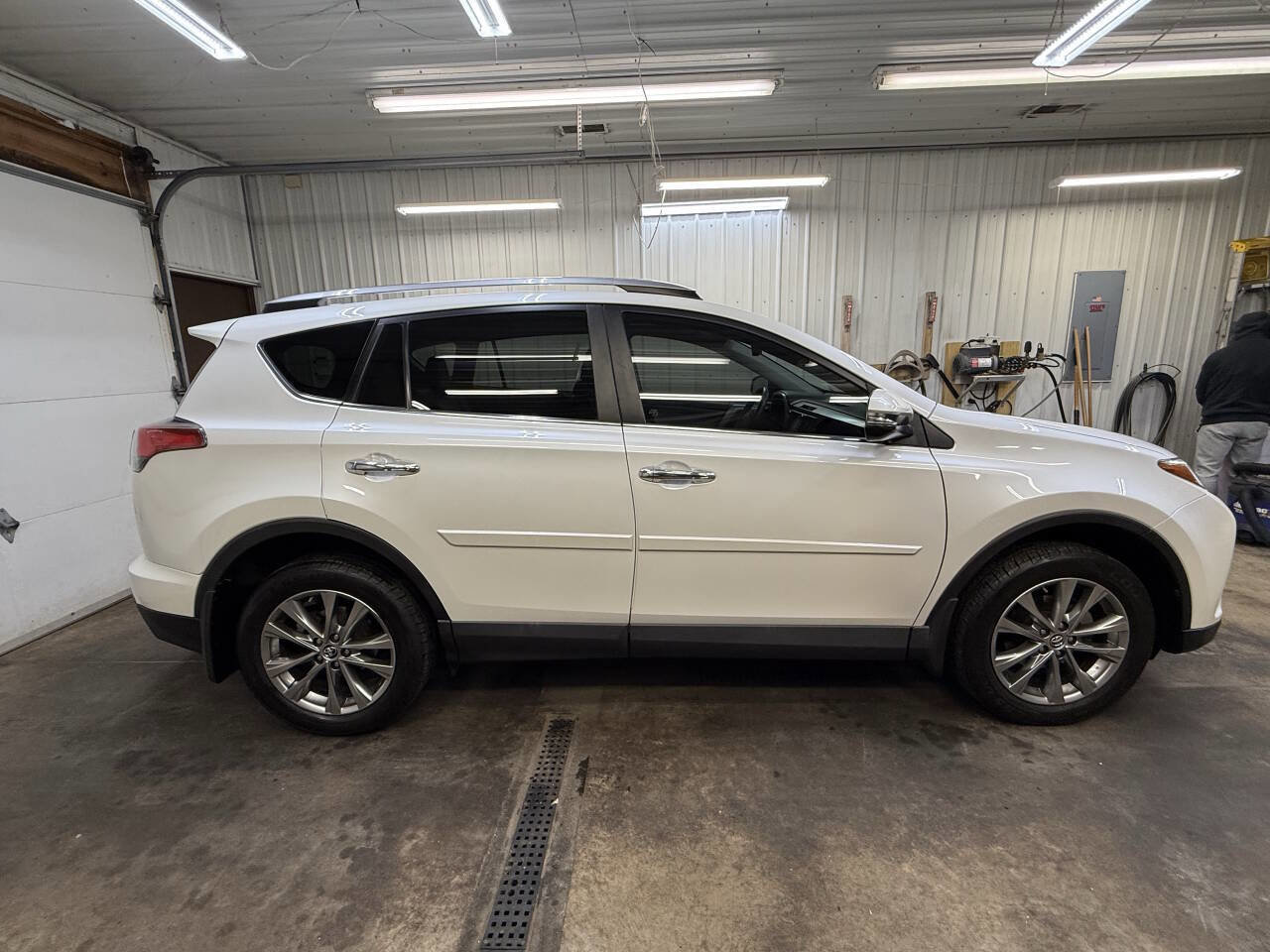 Used 2017 Toyota RAV4 Limited w/ Protection Package image 10