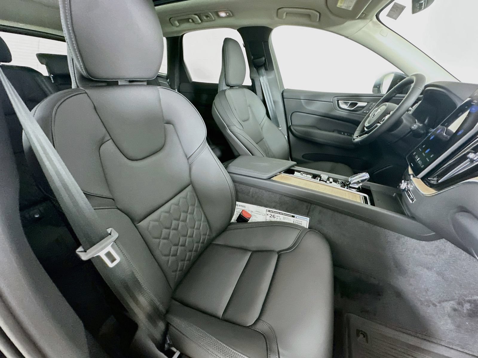 New 2026 Volvo XC60 B5 Plus w/ Protection Package Premier AWD/4WD image 44