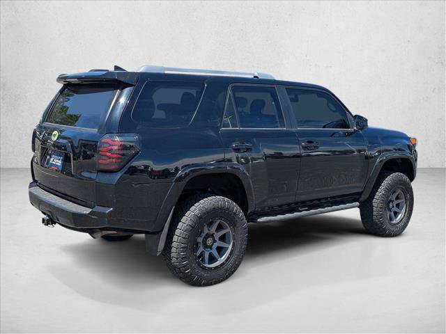 Used 2018 Toyota 4Runner SR5 AWD/4WD image 5