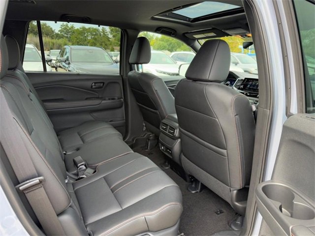 Used 2024 Honda Passport TrailSport image 11