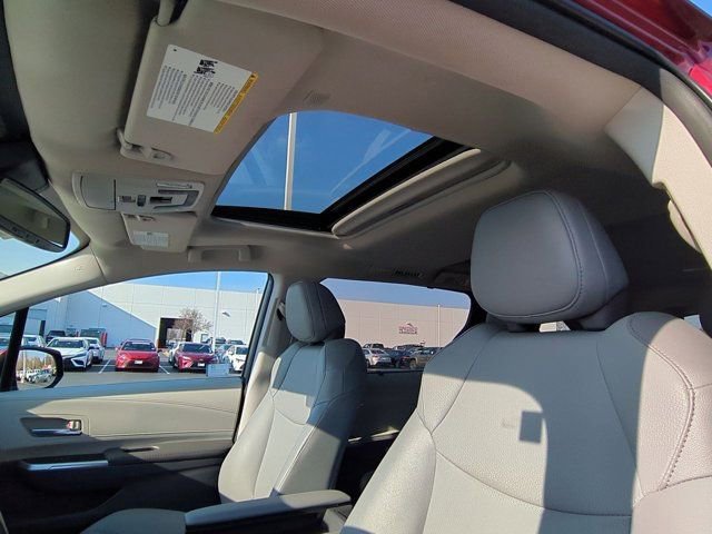 Certified 2024 Toyota Sienna XLE image 10