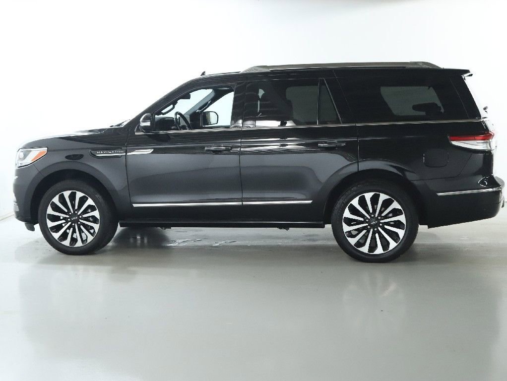 Used 2022 Lincoln Navigator Reserve image 42