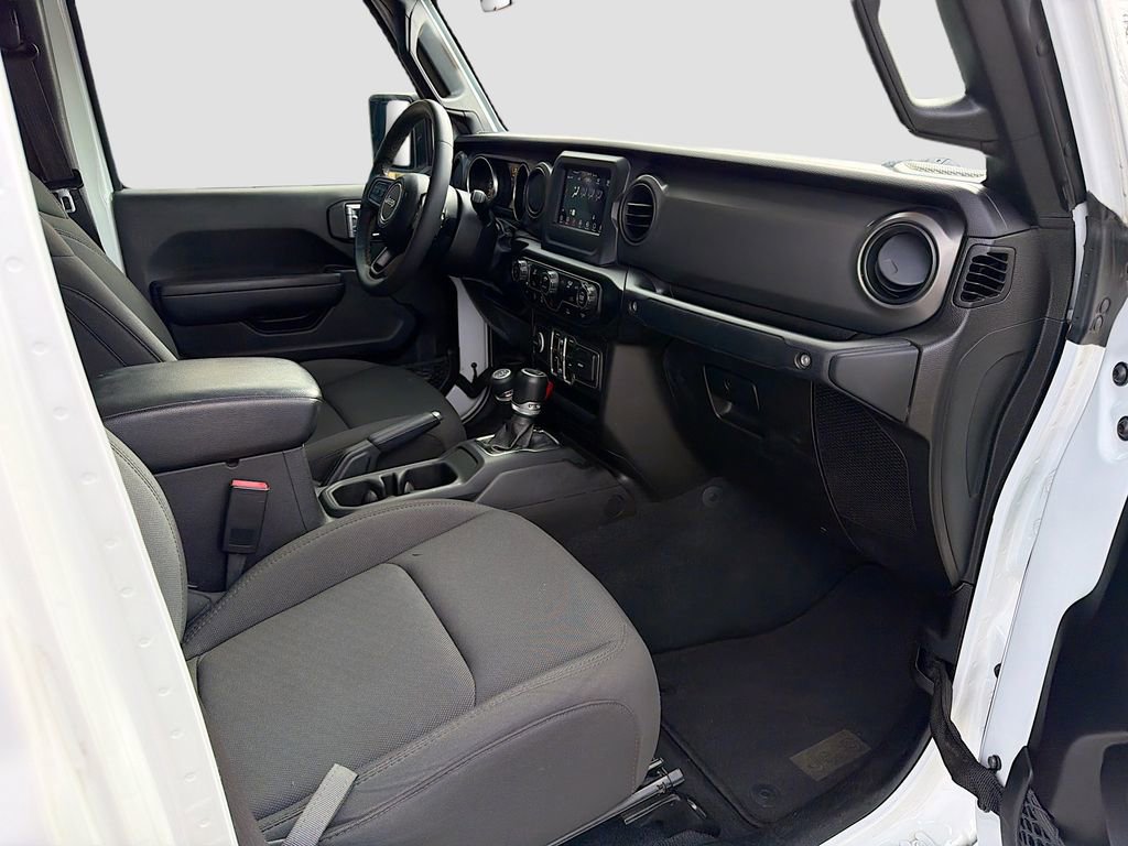 Used 2023 Jeep Gladiator Sport image 14