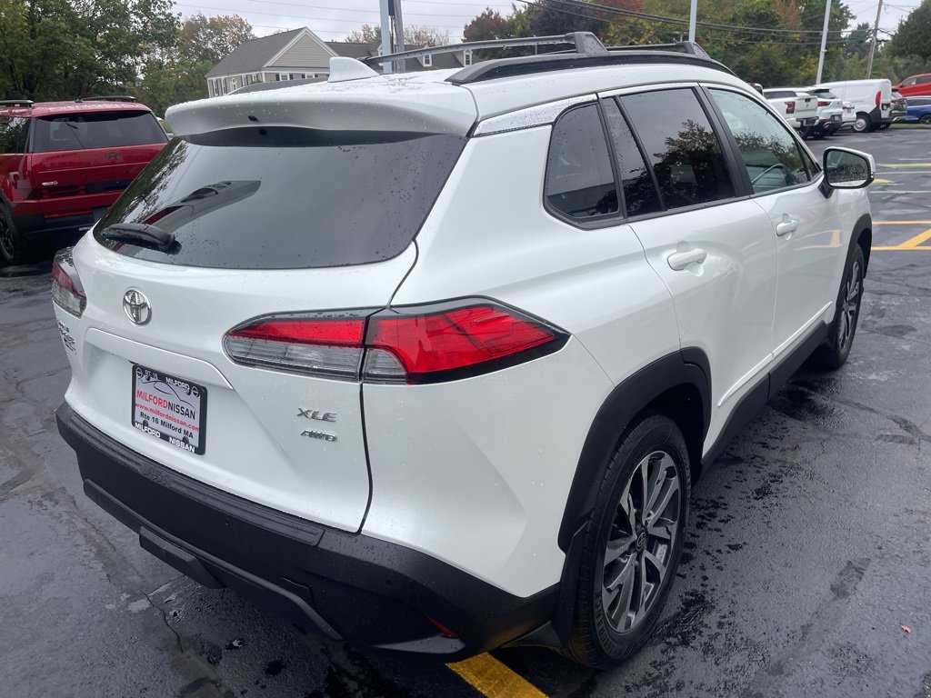 Used 2022 Toyota Corolla Cross XLE w/ Convenience Package image 5