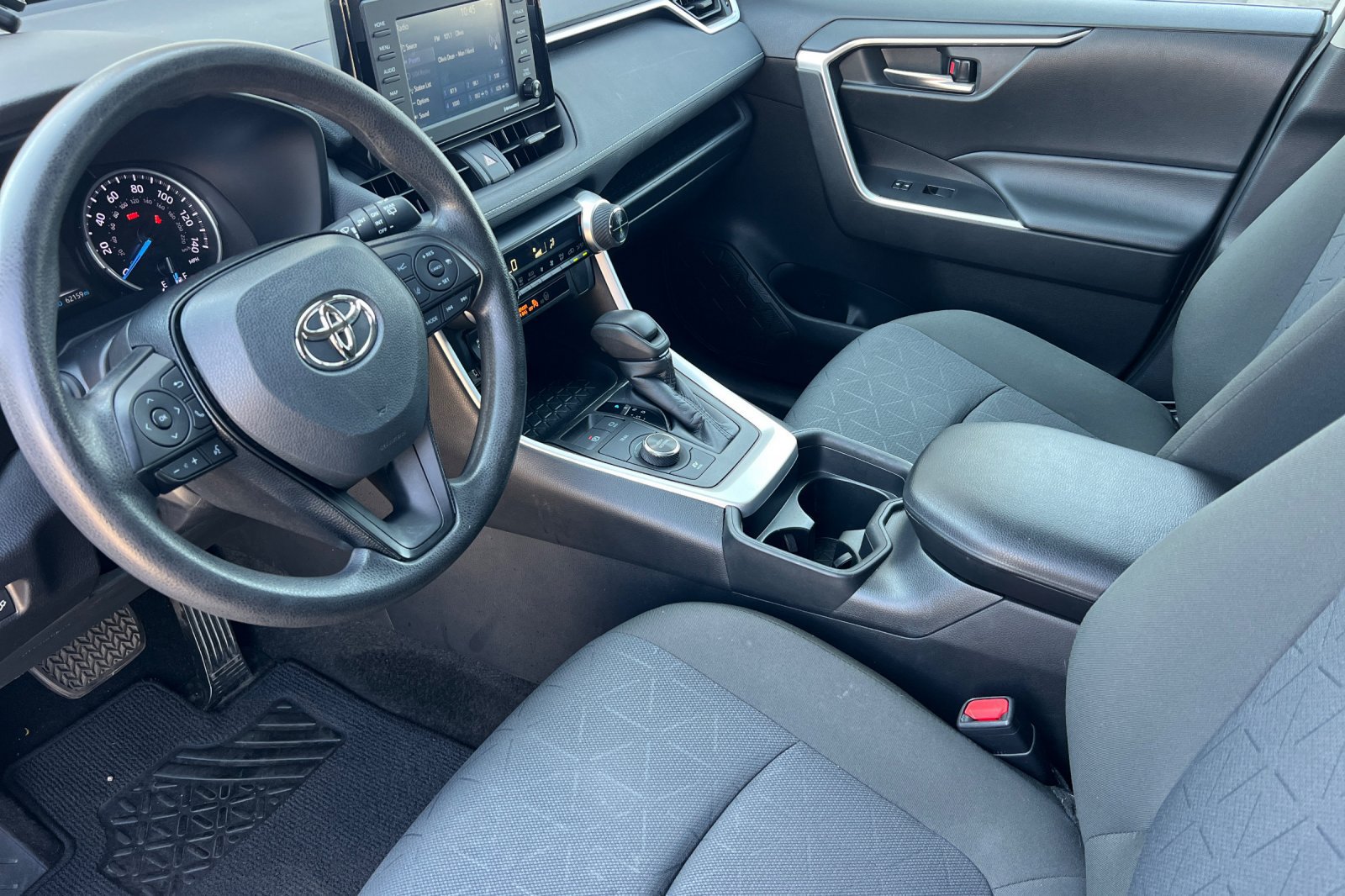 Certified 2021 Toyota RAV4 XLE w/ Convenience Package AWD/4WD image 9