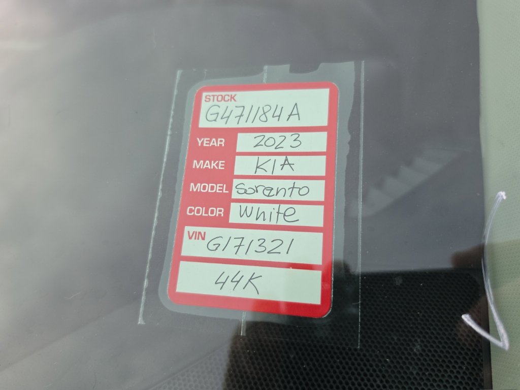 Certified 2023 Kia Sorento LX FWD image 7
