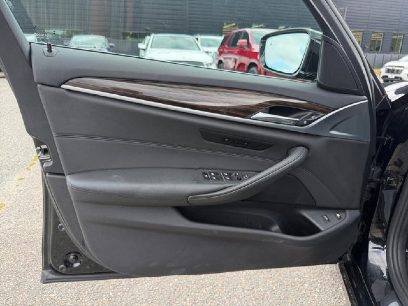 Used 2019 BMW 530e xDrive AWD/4WD image 20