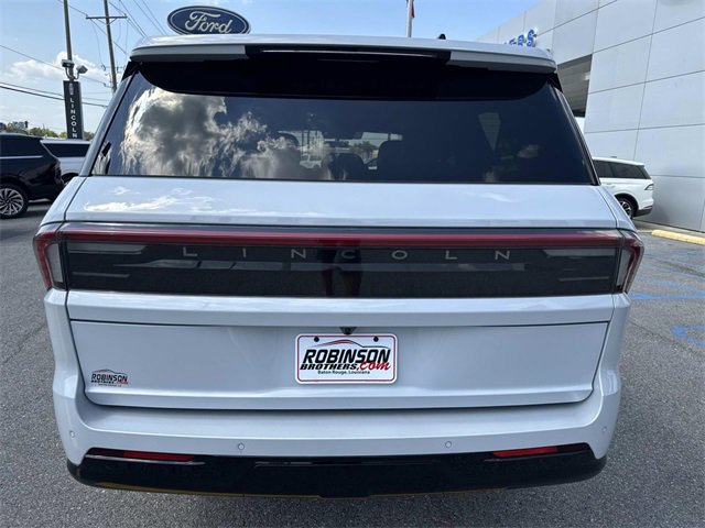 New 2025 Lincoln Navigator L Reserve image 4