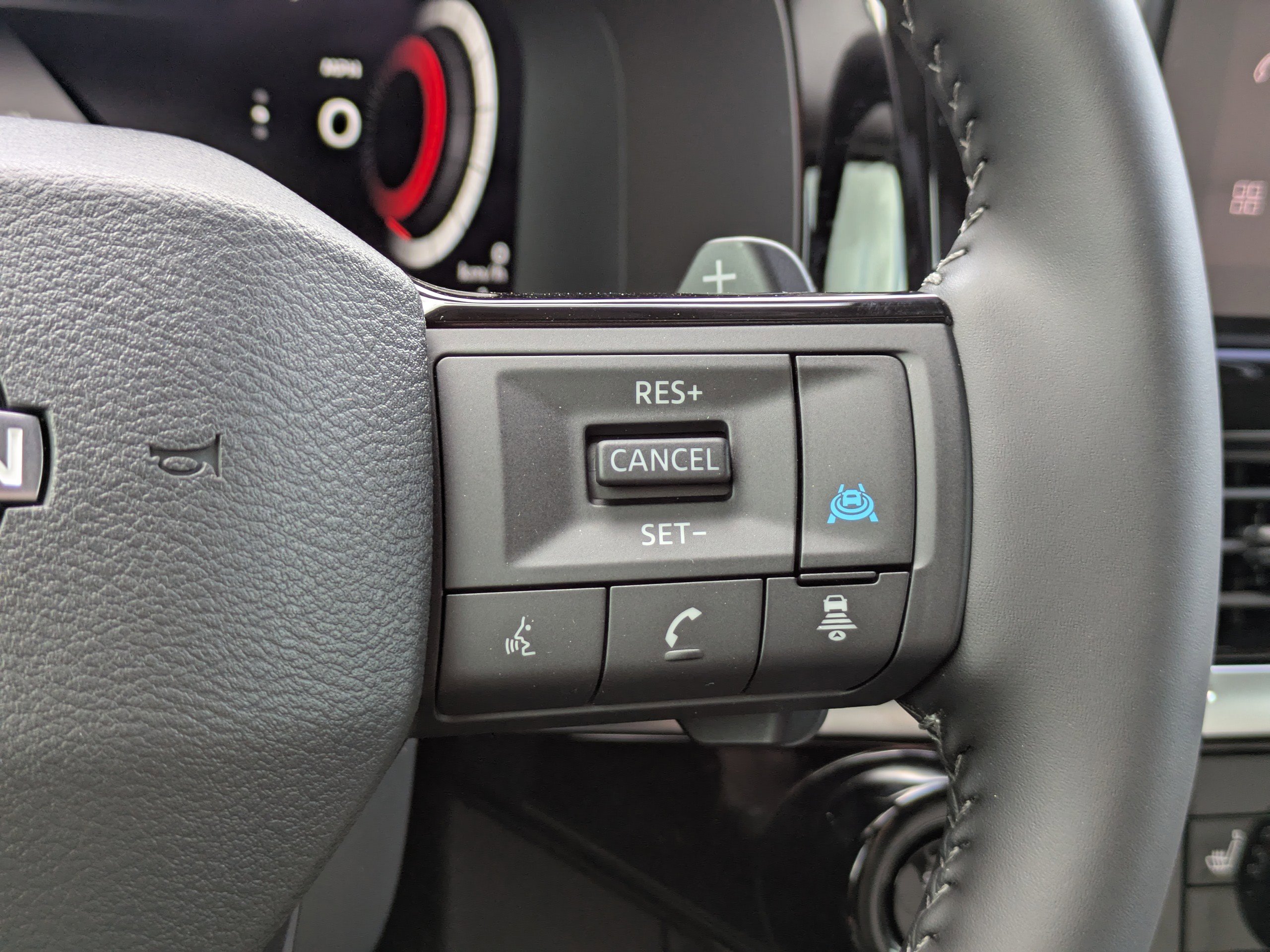 New 2026 Nissan Pathfinder SL FWD image 31