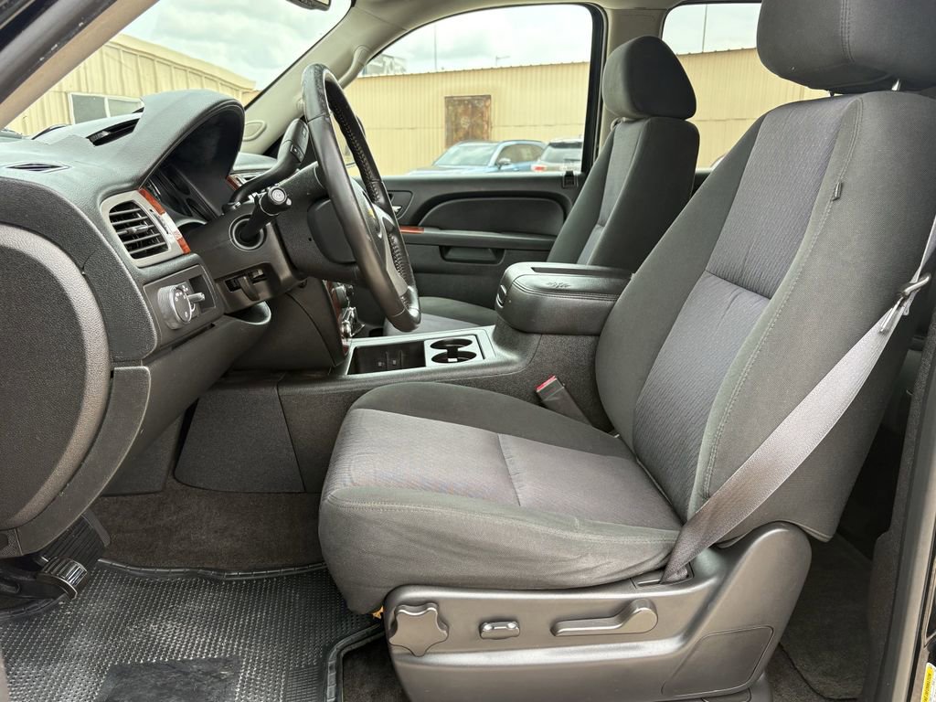 Used 2014 Chevrolet Tahoe LS RWD image 12