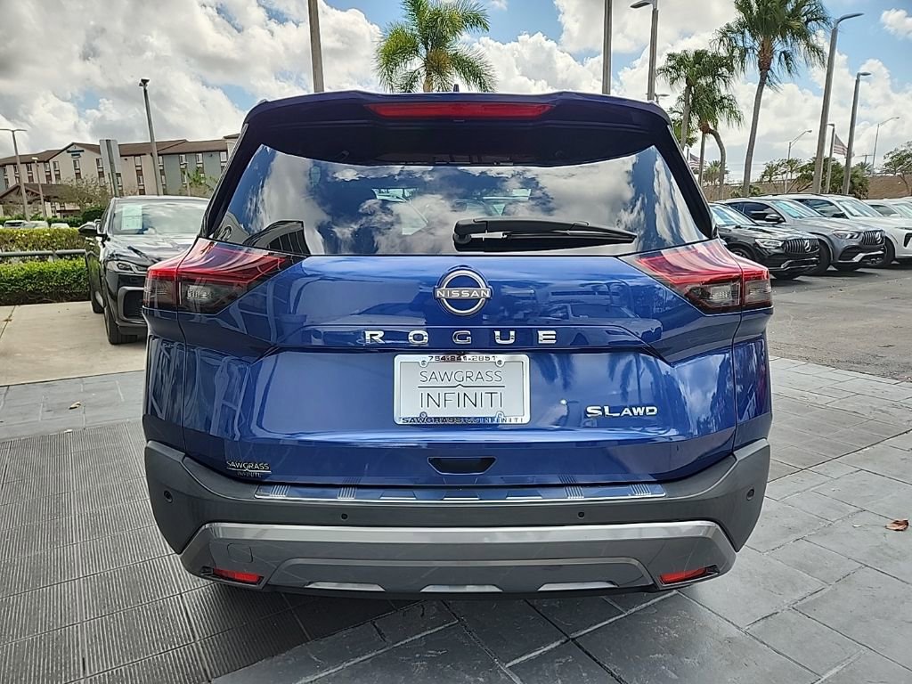 Used 2023 Nissan Rogue SL w/ SL Premium Package image 11