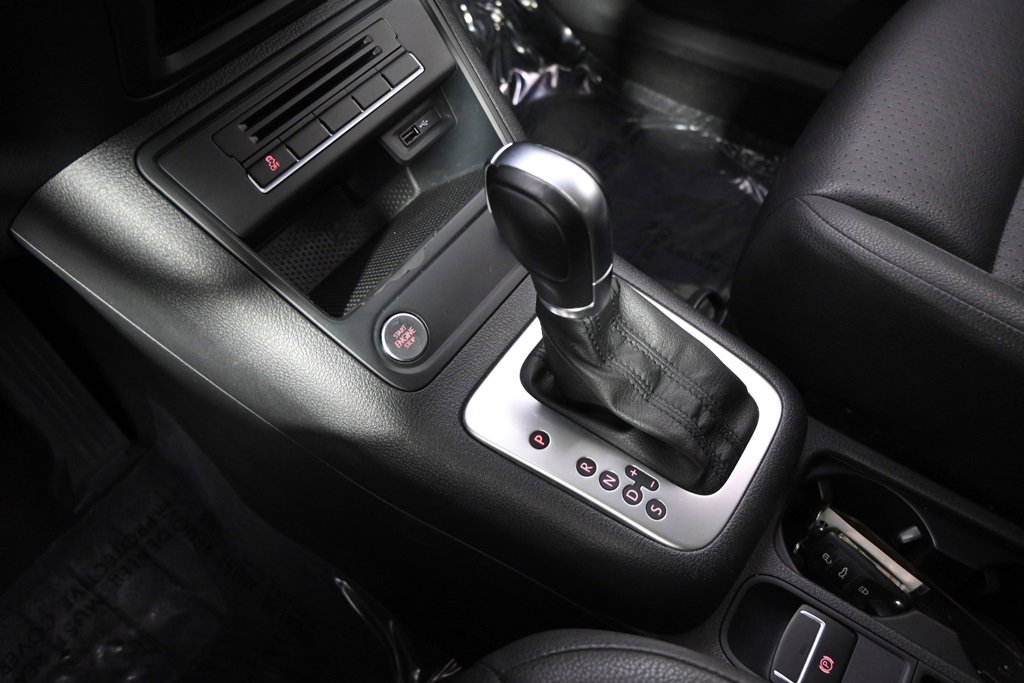 Used 2016 Volkswagen Tiguan S image 31