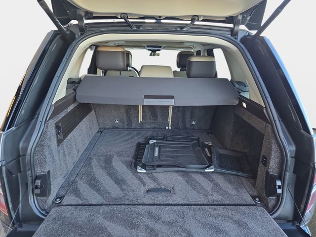 Used 2021 Land Rover Range Rover Base image 14