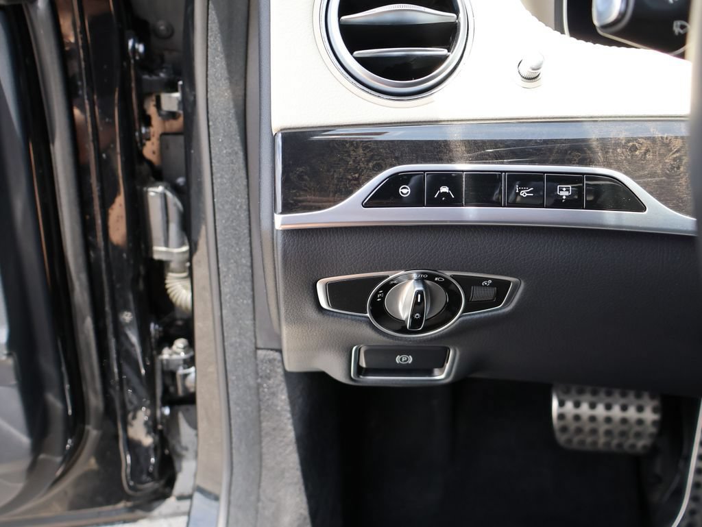 Used 2020 Mercedes-Benz S 560 4MATIC Sedan image 37