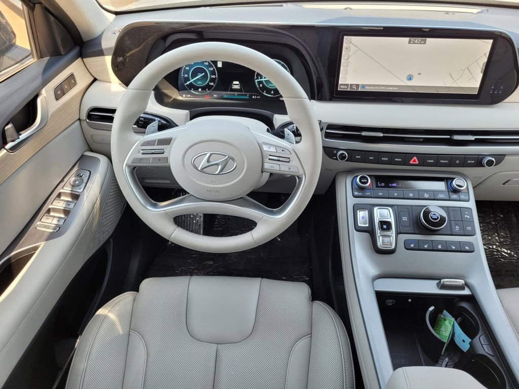 Used 2024 Hyundai Palisade Limited image 16