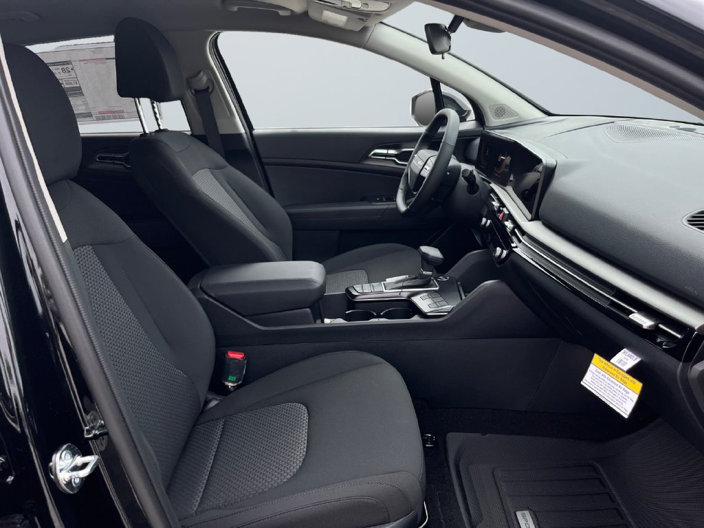 New 2027 Kia Sportage LX FWD image 15