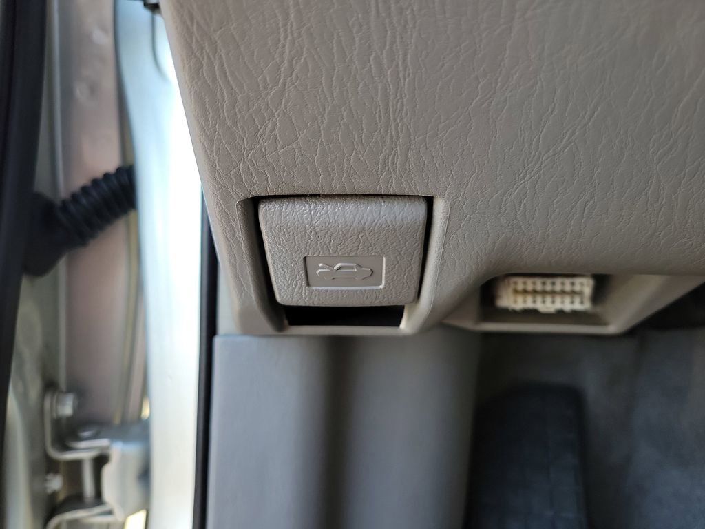 Used 2003 Toyota Corolla CE image 27