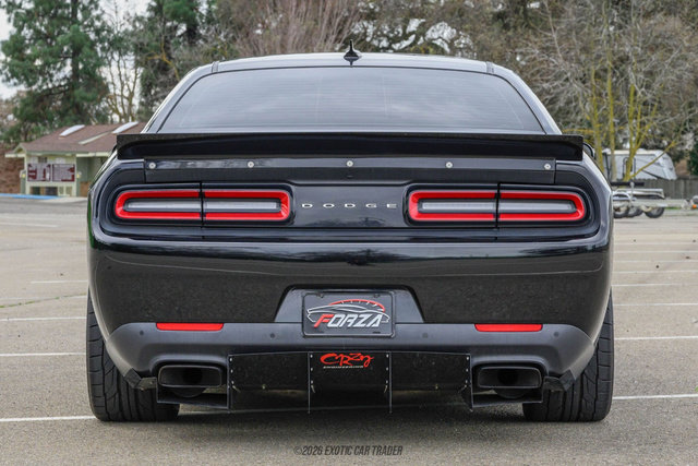 Used 2016 Dodge Challenger SRT Hellcat image 7