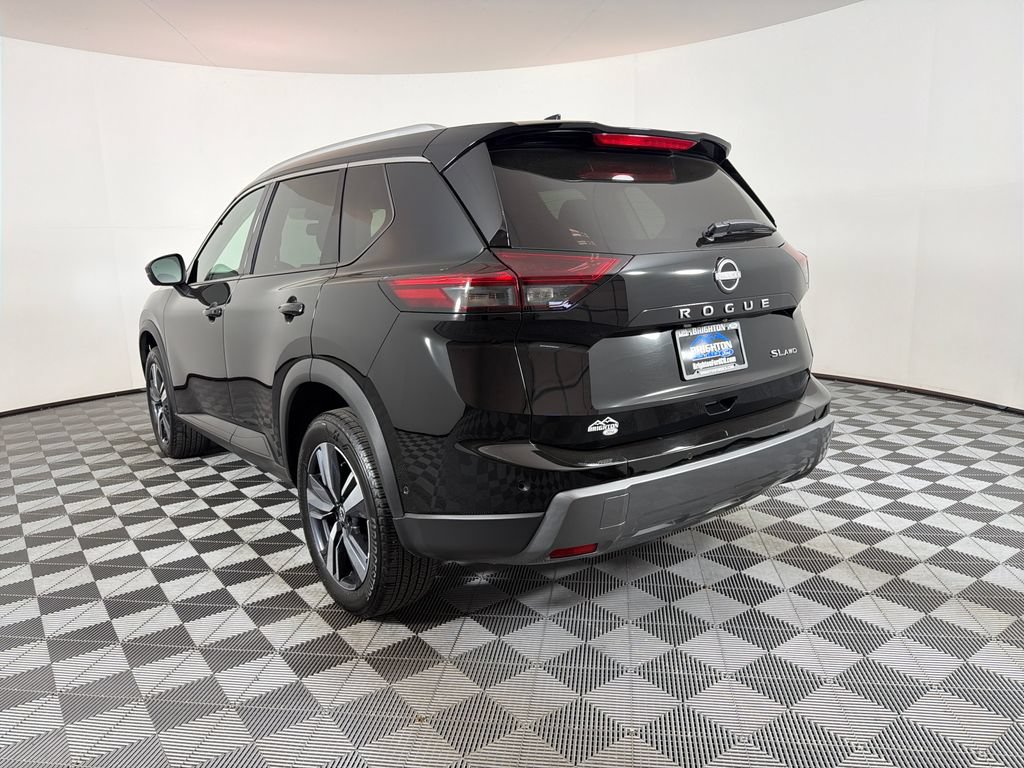 Used 2026 Nissan Rogue SL AWD/4WD image 5