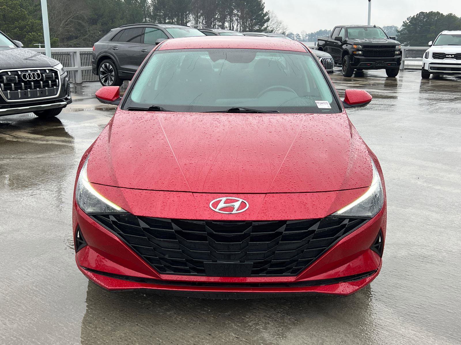 Used 2023 Hyundai Elantra SEL w/ Convenience Package image 2