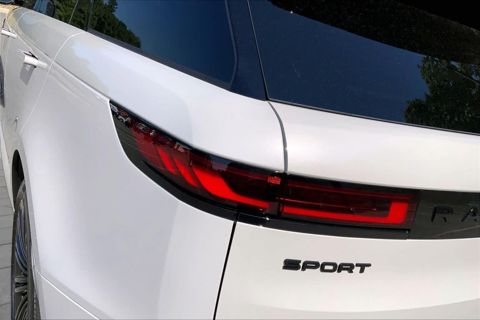 New 2026 Land Rover Range Rover Sport Dynamic SE AWD/4WD image 5
