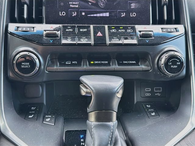Used 2024 Lexus LX 600 4WD w/ Luxury Package image 30