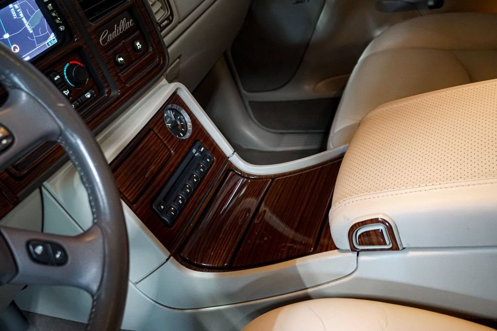 Used 2004 Cadillac Escalade EXT AWD/4WD image 76