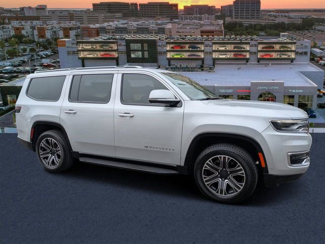 Used 2022 Jeep Wagoneer Series III w/ Flexible Seating Group image 1