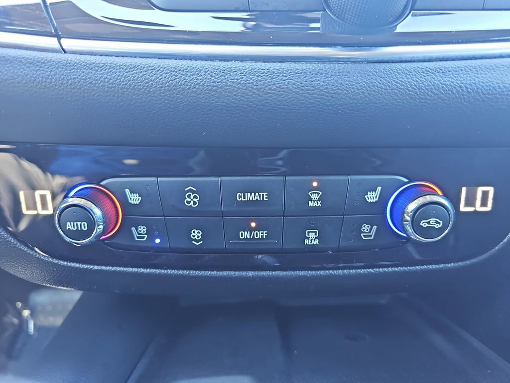 Used 2020 Buick Enclave Avenir AWD/4WD image 26