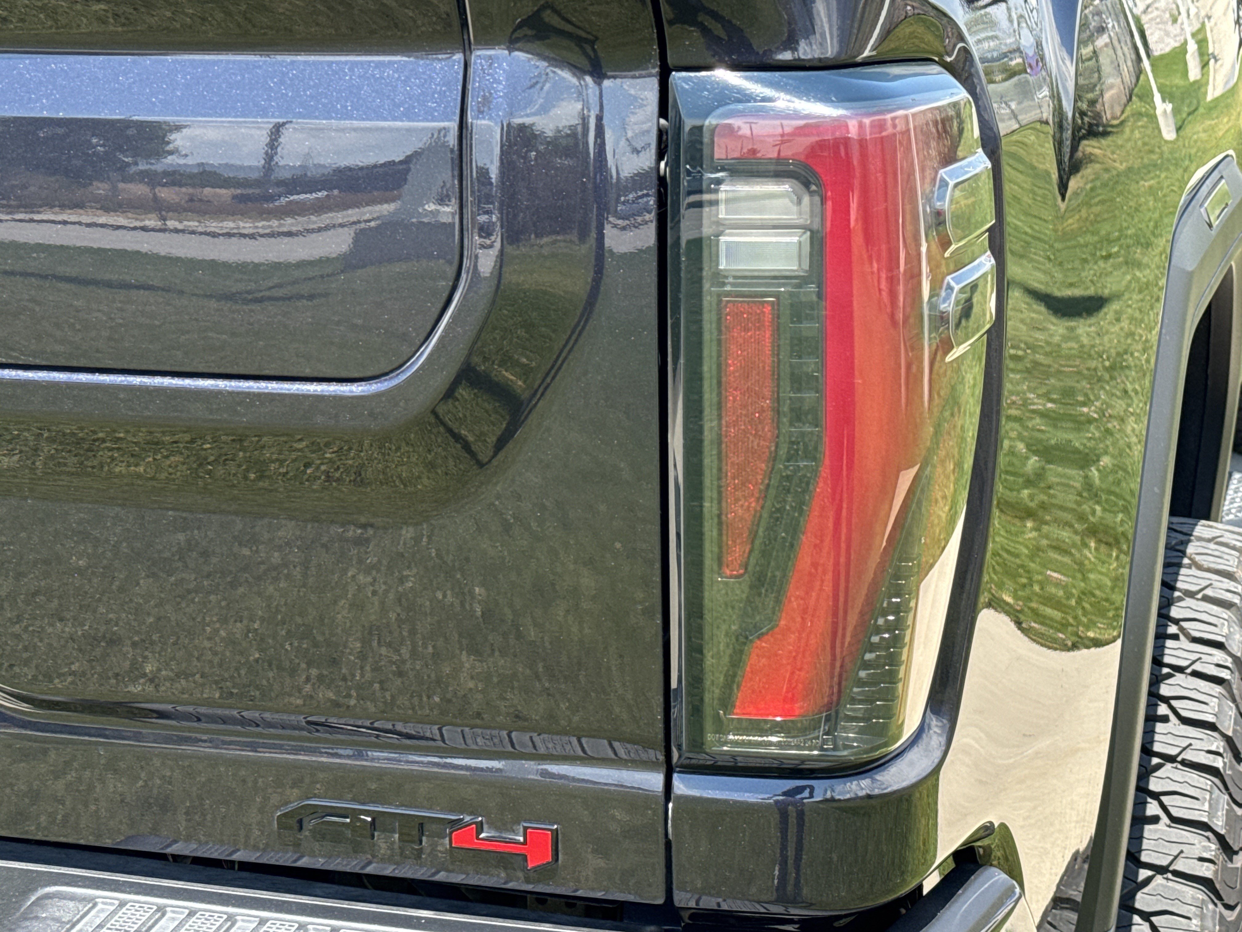 Used 2025 GMC Sierra 3500 AT4 w/ AT4 Premium Plus Package AWD/4WD image 11