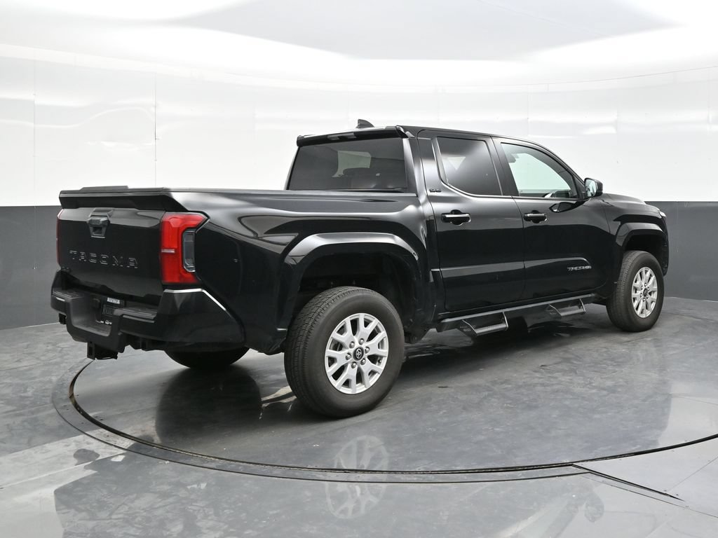 Used 2025 Toyota Tacoma SR5 AWD/4WD image 7